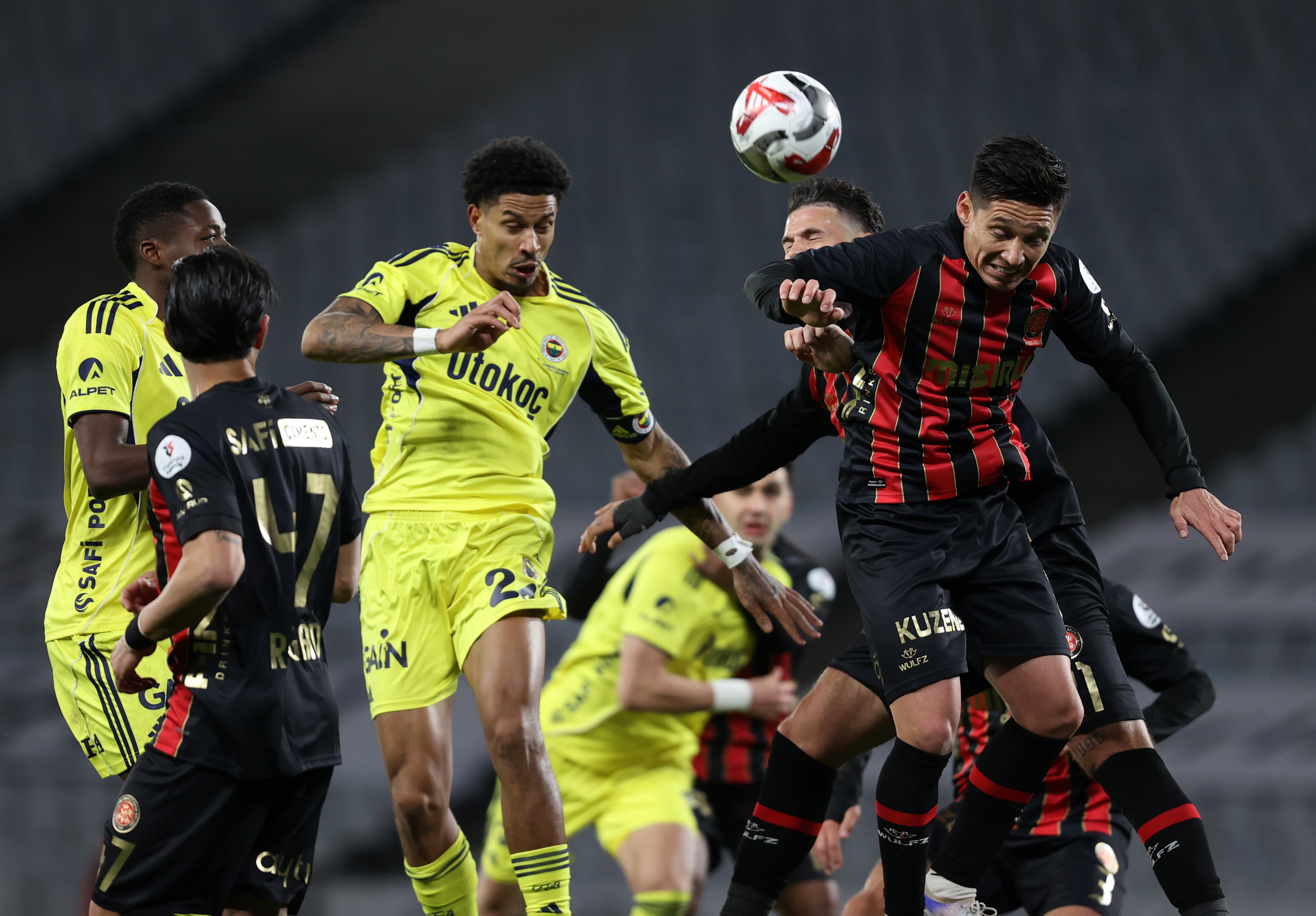 Fenerbahçe 17 maç sonra bir ilki yaşadı