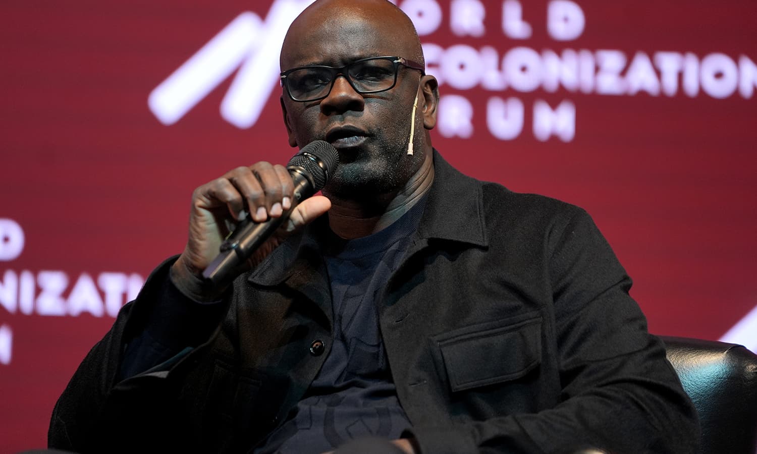Lilian Thuram futbolcuların ırkçılığa karşı daha fazla ses çıkarmasını istedi