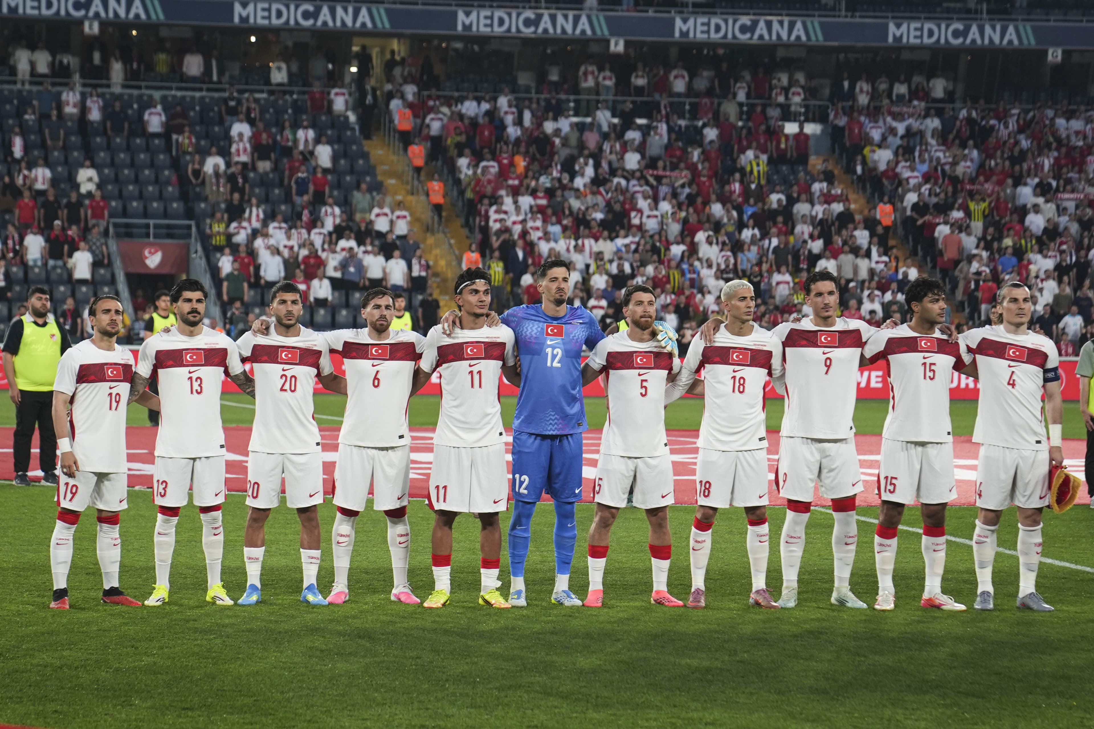TFF, Eren Elmalı'nın hastaneye kaldırıldığını duyurdu