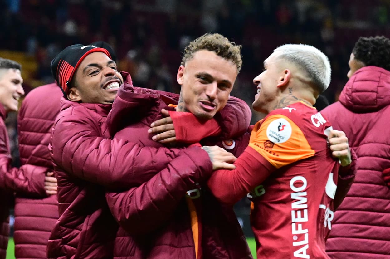Galatasaray, Noa Lang'ı bonservisiyle almak için Napoli ile görüşüyor