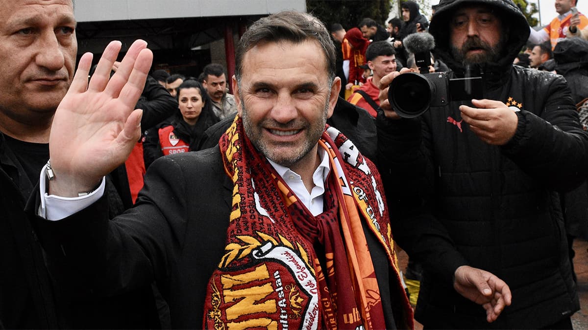 Galatasaray, Okan Buruk'un istediği iki yerli oyuncuyu transfer etmek istiyor