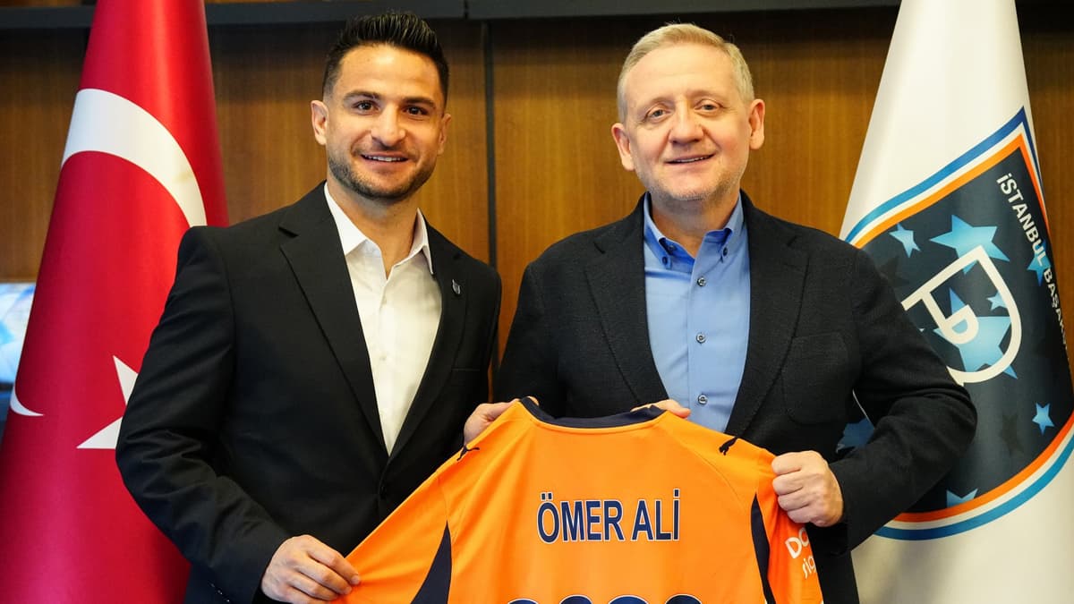 Başakşehir, Ömer Ali Şahiner ile sözleşme yeniledi