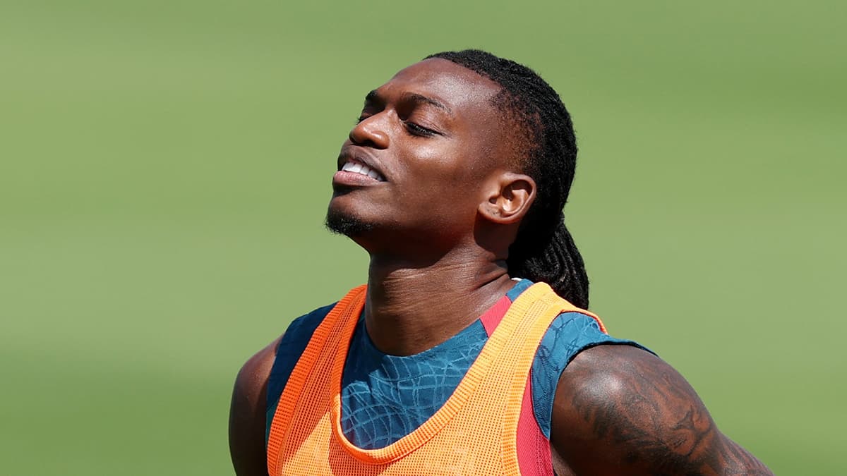 Rafael Leao, Milan'dan ayrılmak istediğini açıkladı
