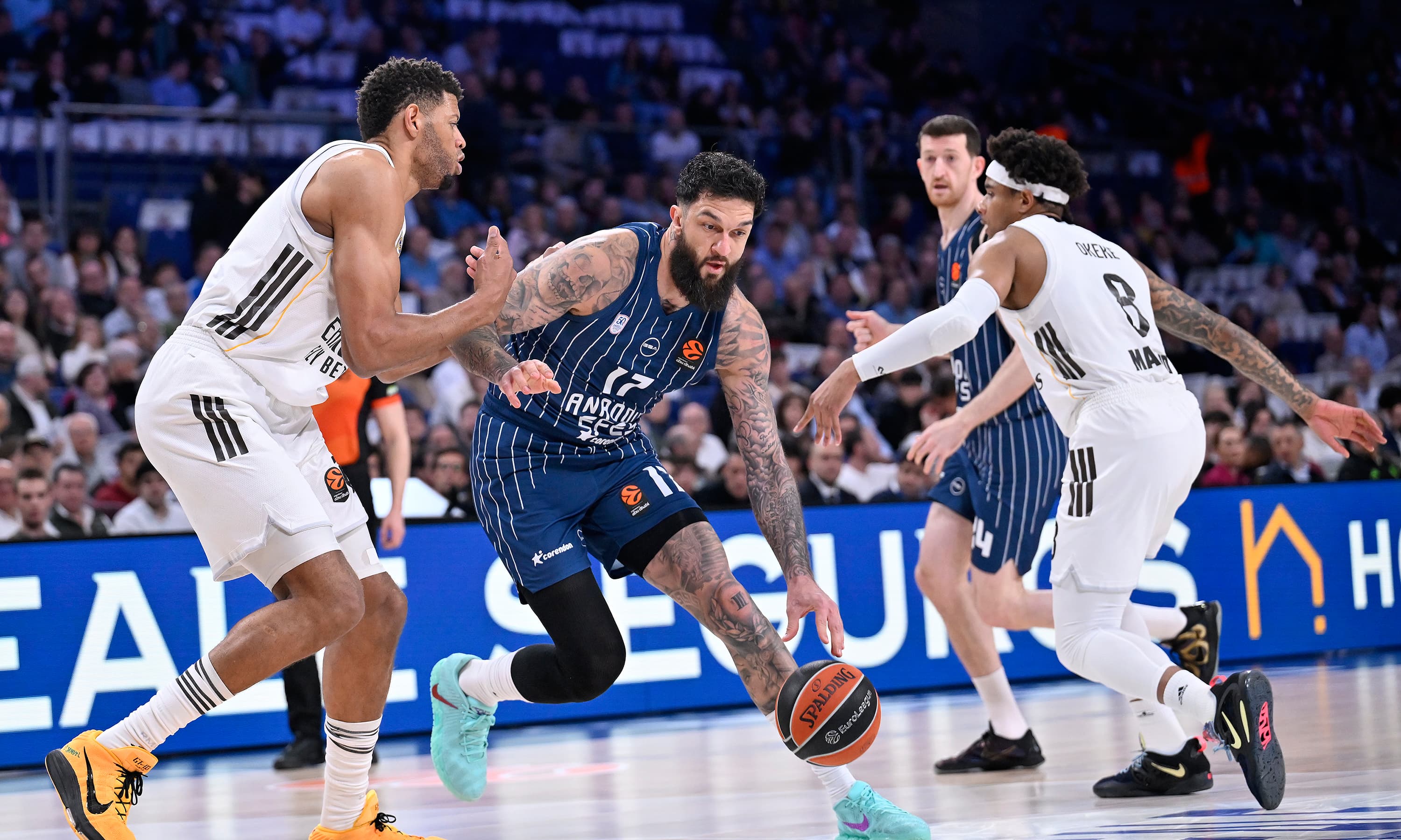 Anadolu Efes, Real Madrid deplasmanında sonunu getiremedi