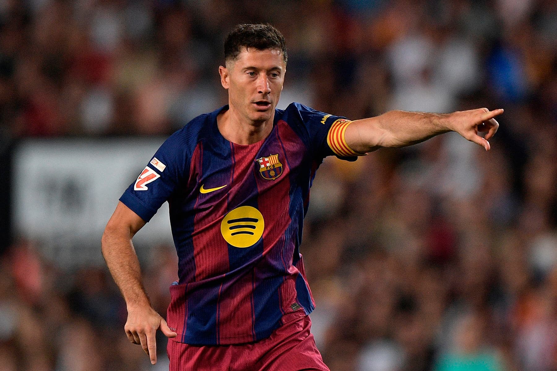 Lewandowski yeni takımı için ABD'ye gidiyor, Goretzka'nın transferi de gündemde.