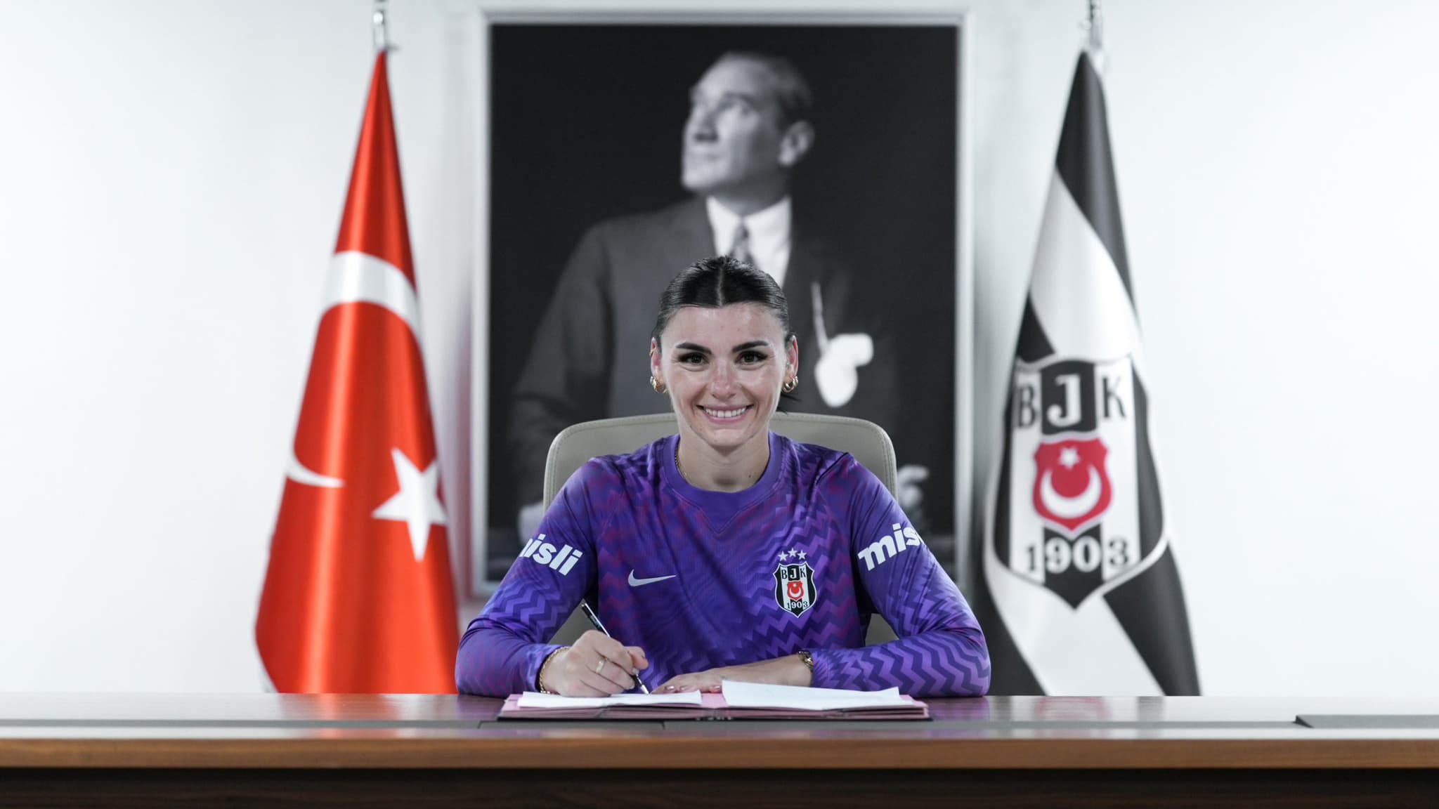 Beşiktaş Kadın Futbol Takımı, Selda Akgöz'ü kadrosuna kattı