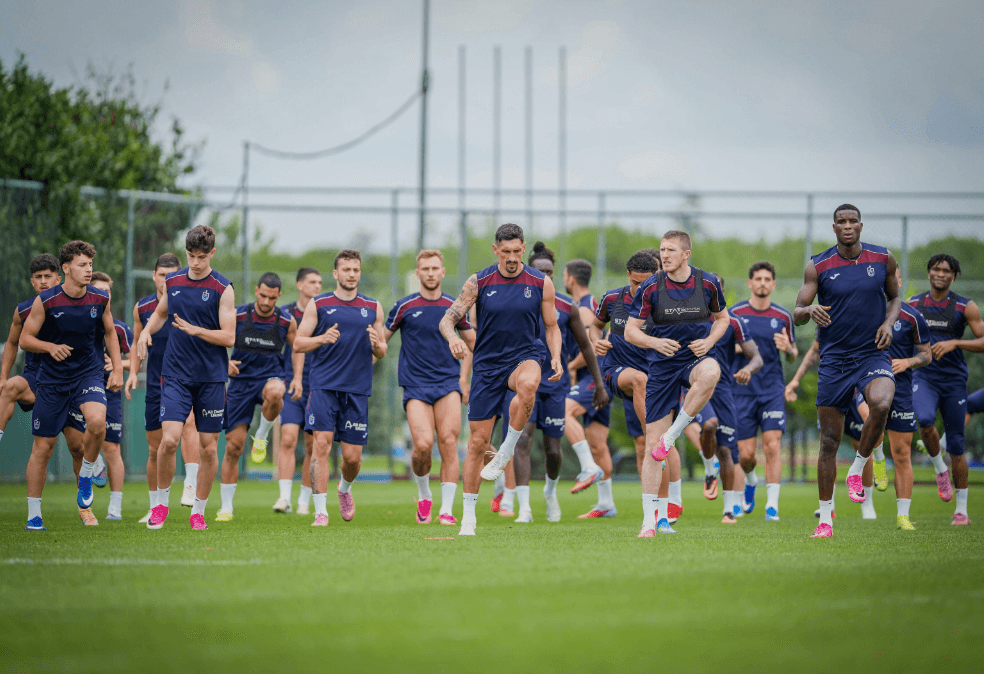 Trabzonspor, 3 futbolcu için yeni takımlar arıyor