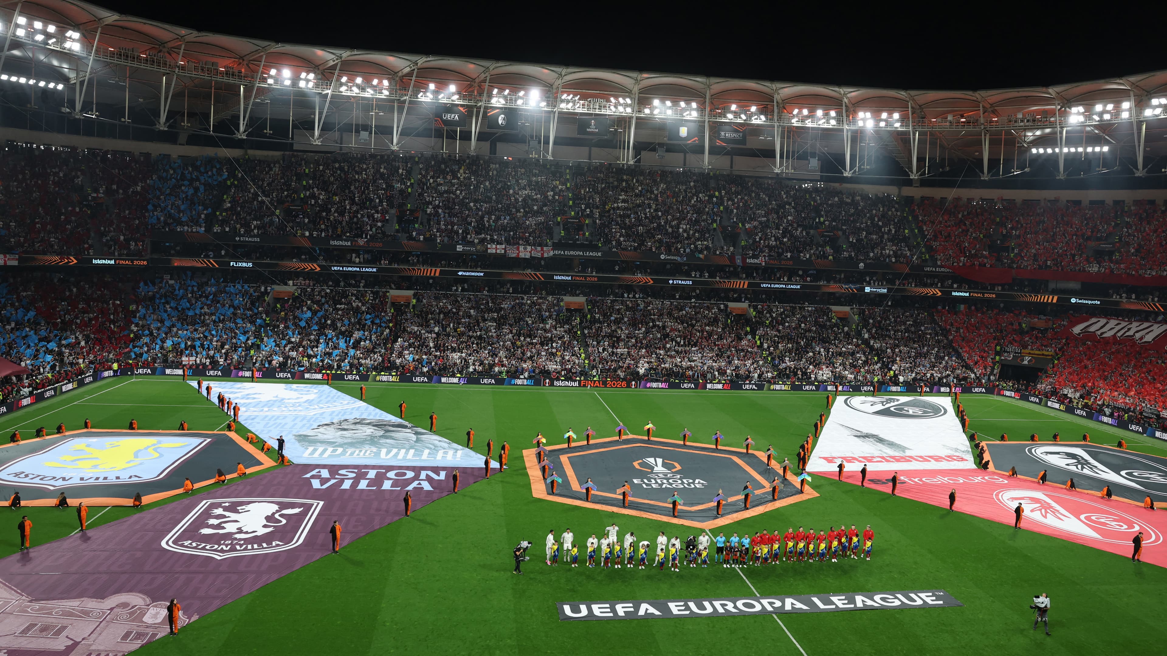İstanbul'daki Avrupa Ligi finalinde muhteşem bir atmosfer yaşandı