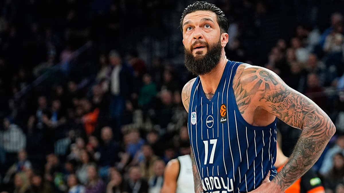 Anadolu Efes, Vincent Poirier ile yollarını ayırdı