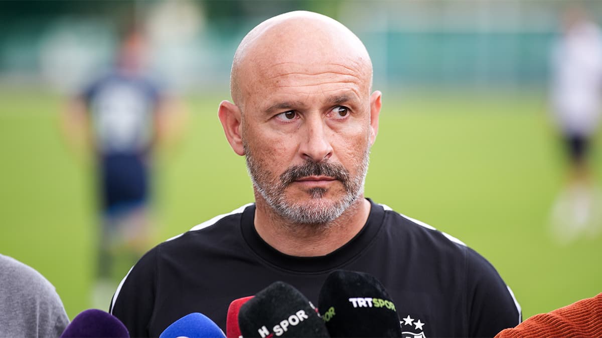 Vincenzo Italiano, Midtjylland maçı öncesi açıklamalarda bulunuyor