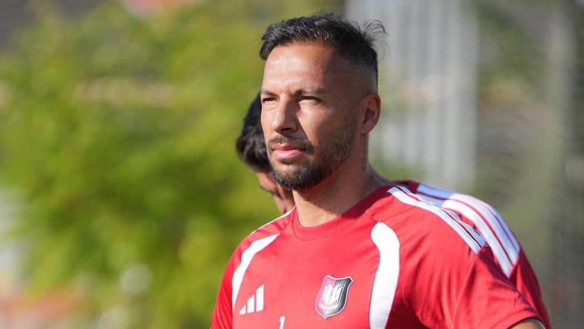 Yasin Öztekin yeni takımına imza attı