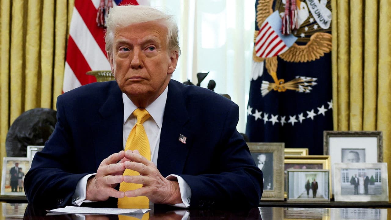 Trump'tan İran'a: "Teslim olmak zorundalar"