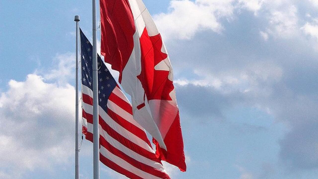 Trump, Kanada'ya uygulanacak yüzde 50 tarifeyi üç gün durdurdu