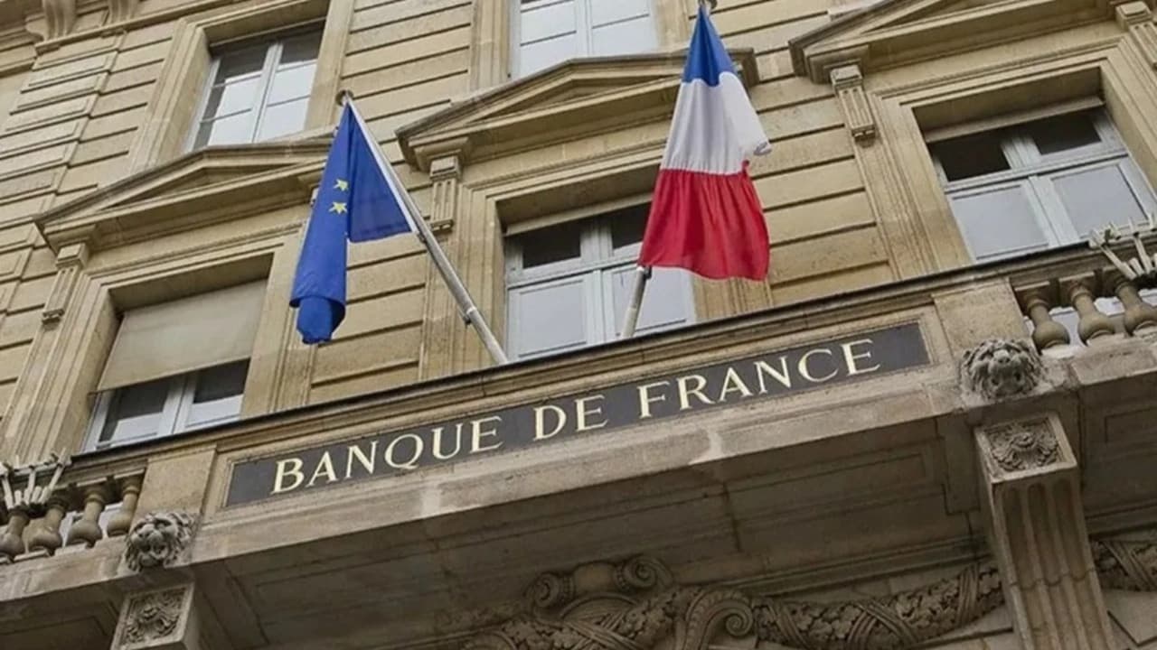 Fransa Merkez Bankası Başkanı Villeroy istifa etti