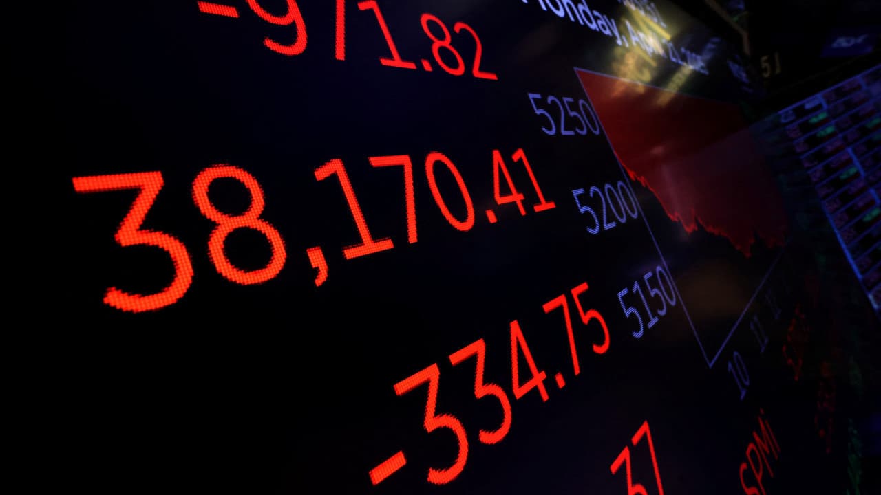 Fed'in faiz kararı sonrası Dow Jones 1.150 puandan fazla düştü