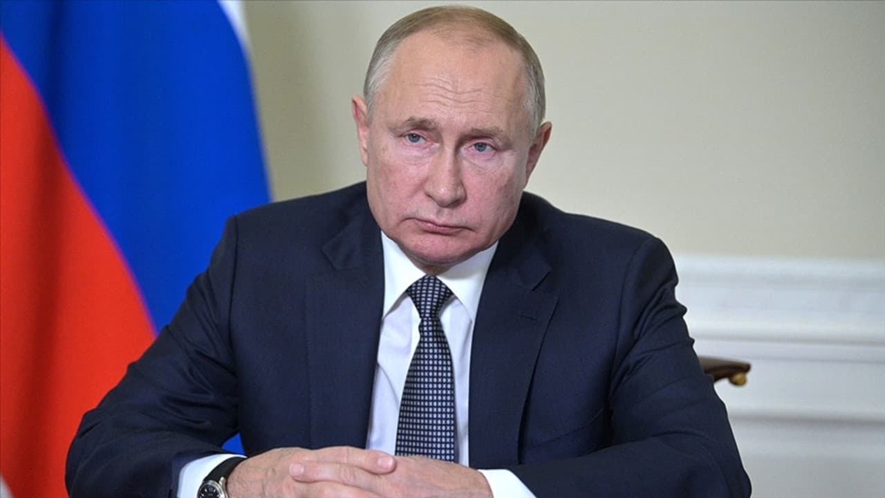 Putin Rus enerji firmalarına seslendi: Elde ettiğiniz kârlarla borçları kapatın