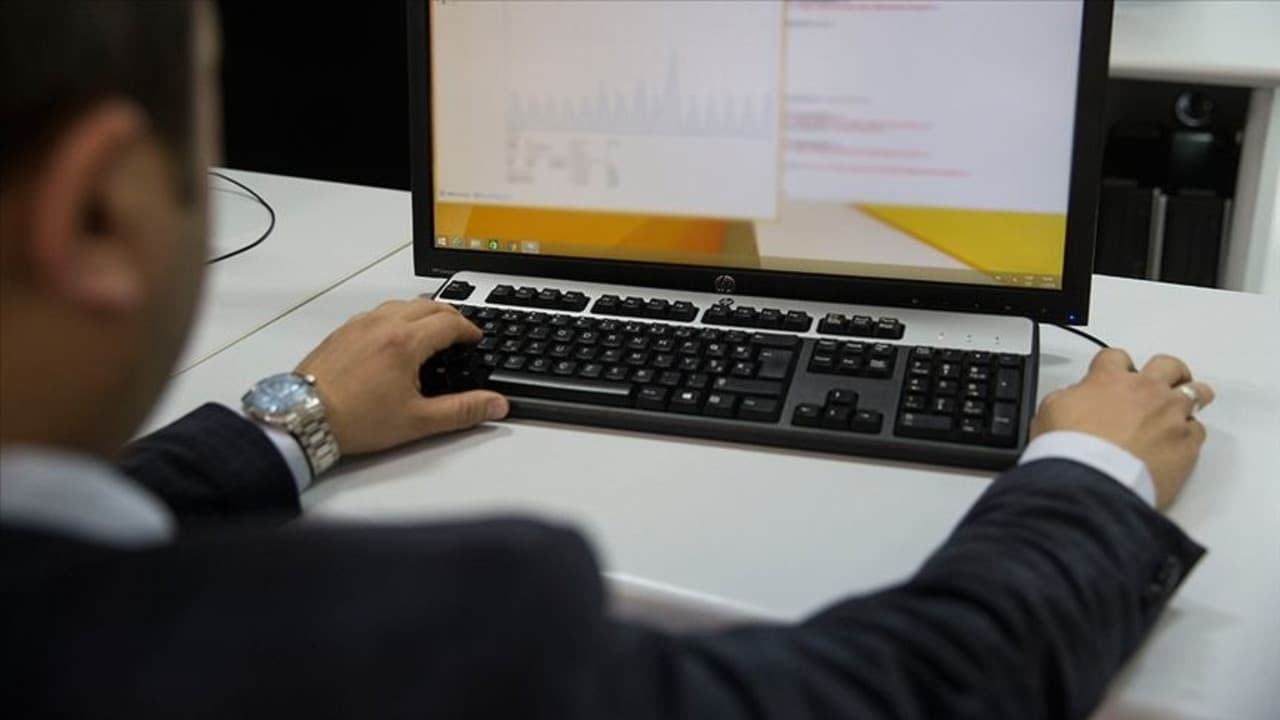 Noterlerin tatil mesaisi Anayasa Mahkemesi tarafından iptal edildi