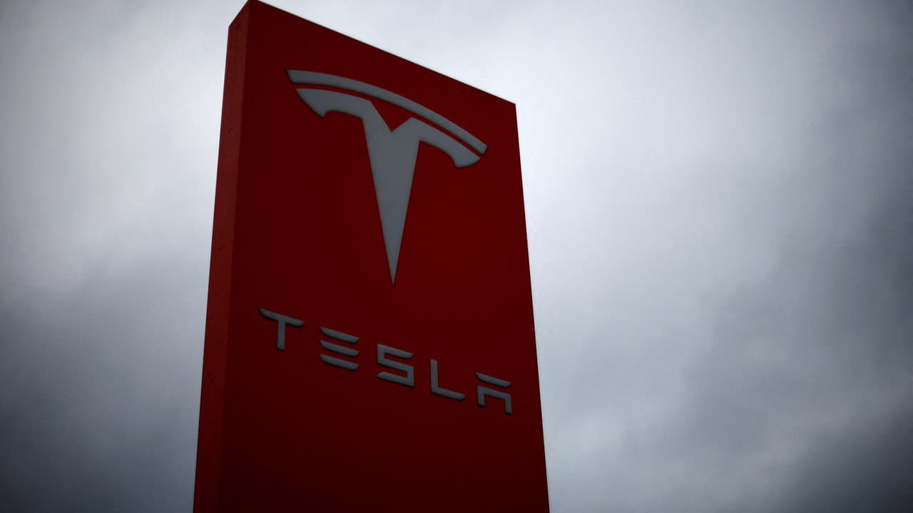 Tesla’dan FSD kararı: Tek seferlik satış kalkıyor, abonelik modeline geçiliyor