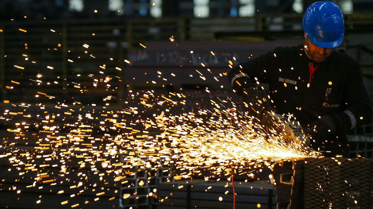 Euro Bölgesi'nde sanayi üretimi beklentileri aştı