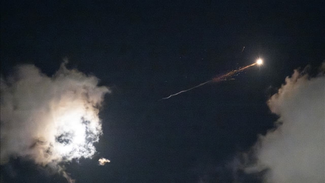 İran Devrim Muhafızları: "USS Abraham Lincoln gemsini vurduk"