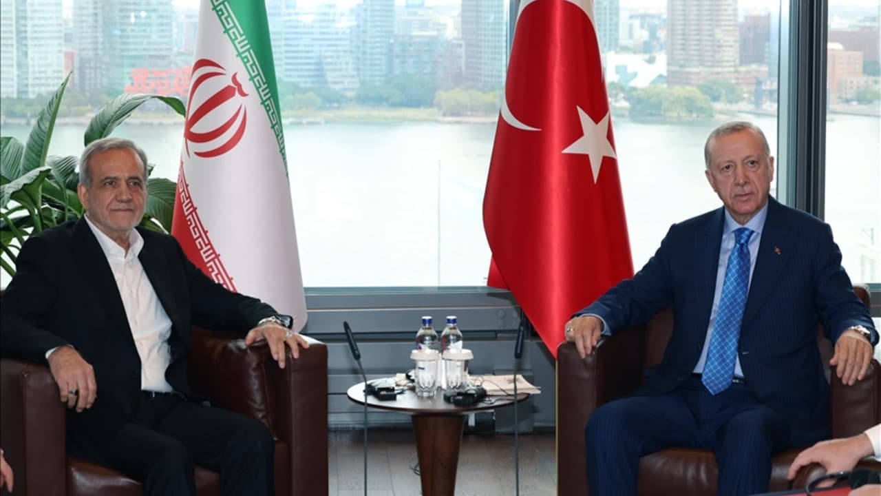 Erdoğan ve Pezeşkiyan telefonda görüştü