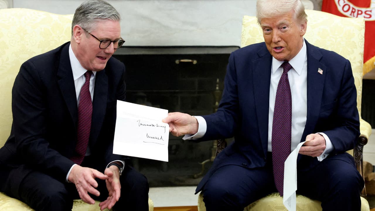 Trump İngiltere'nin yıllık 800 milyon sterlin kazandığı vergi kaleminin kaldırılmasını istiyor