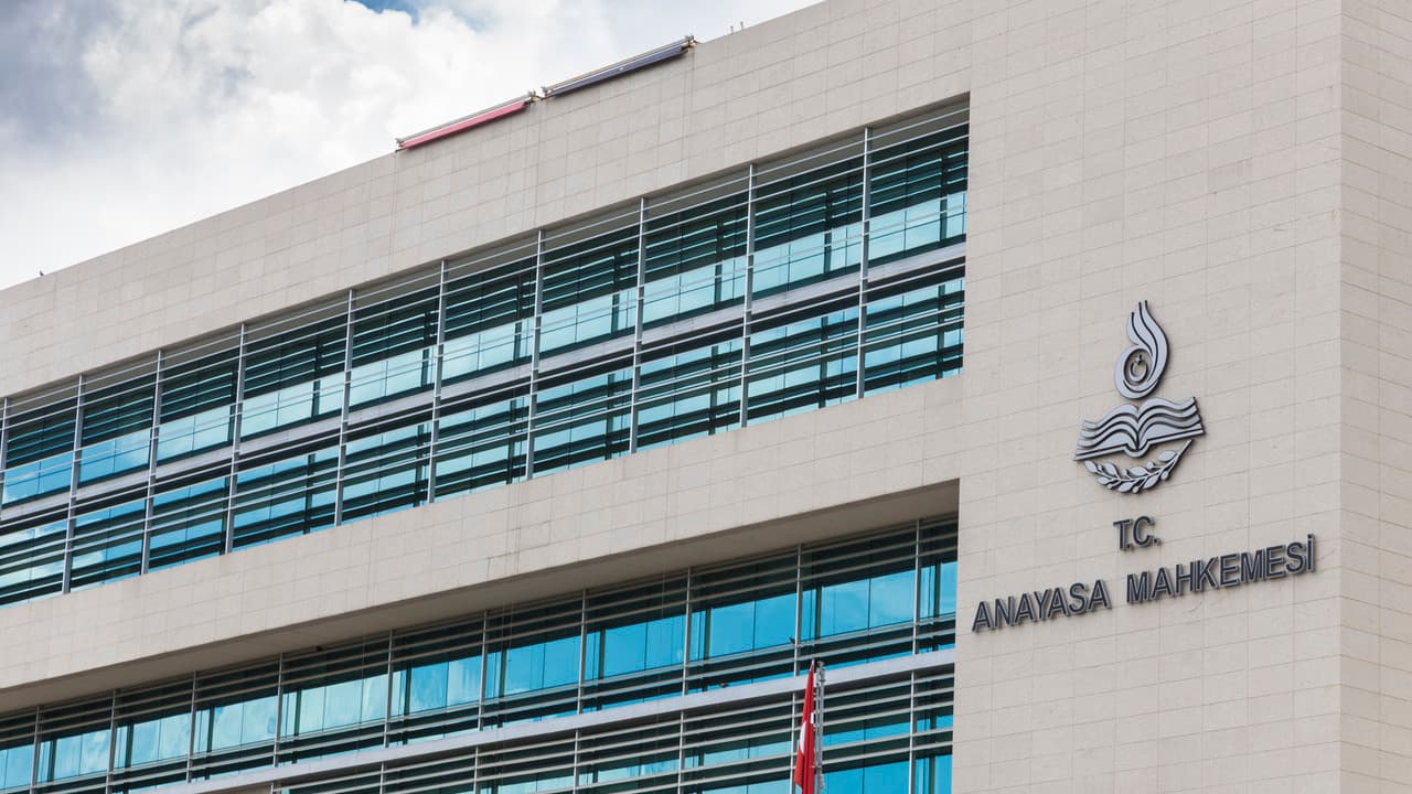 Anayasa Mahkemesi spor kulüplerinin vergi düzenlemesini iptal etti