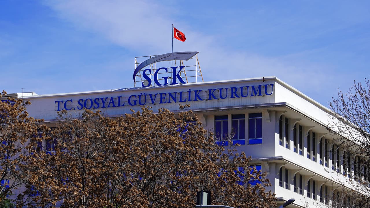 SGK, 10 bilişim personeli alacak: Başvuru tarihleri açıklandı
