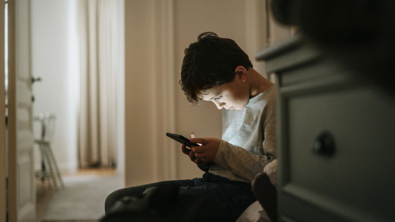 Polonya ilkokullarında cep telefonları yasaklandı