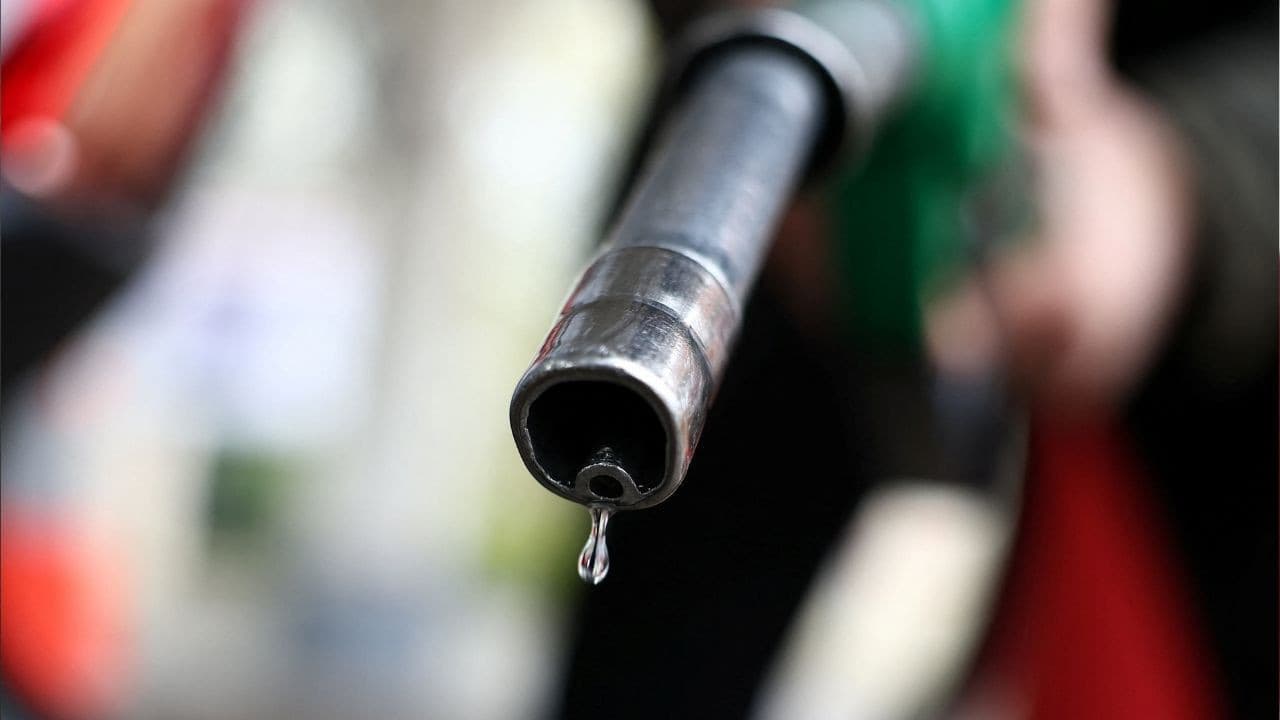 Rusya'da akaryakıt kısıtlaması: Araç başına 30 litre sınırı getirildi