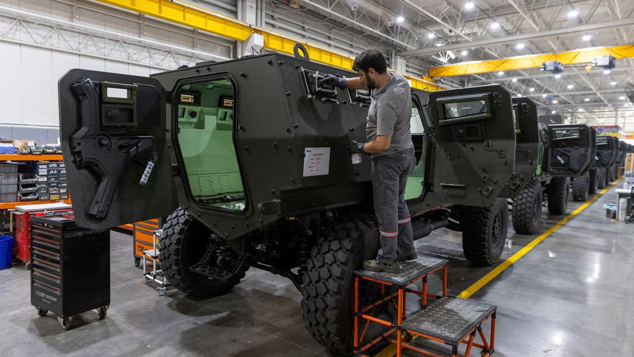 Otokar, Romanya'daki satın alma için rekabet onayı aldı