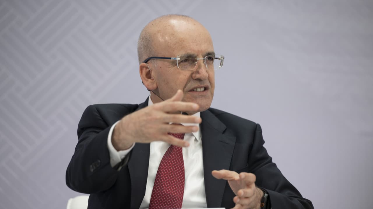 Şimşek'ten enflasyon açıklaması: "Yükseliş geçici, dezenflasyon sürecek"