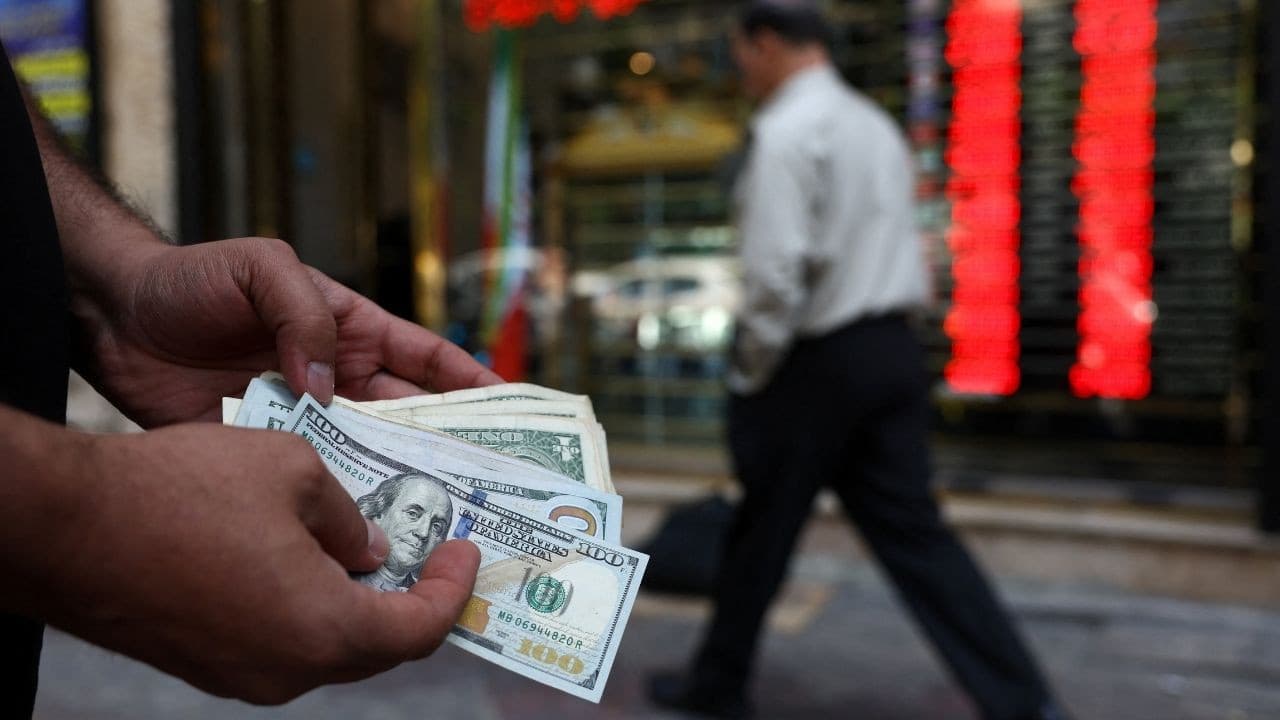 Küresel merkez bankaları enflasyon savaşına ara verdi