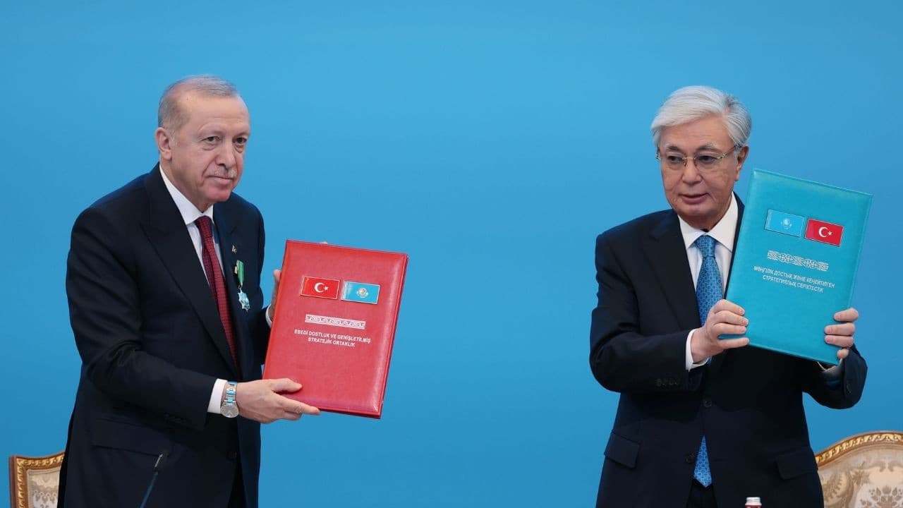 Cumhurbaşkanı Erdoğan, Kazakistan petrolünü Türkiye üzerinden ulaştırmayı hedefliyor