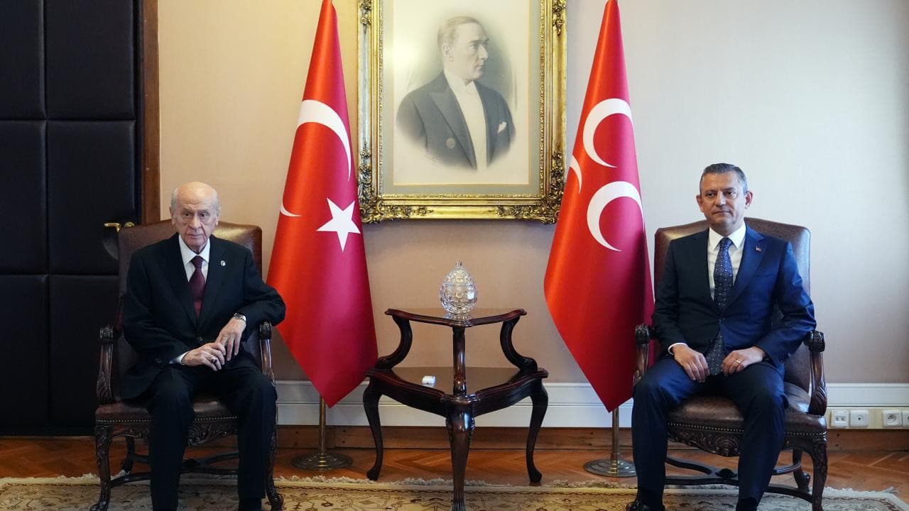 Devlet Bahçeli, Özgür Özel ile telefonla görüştü