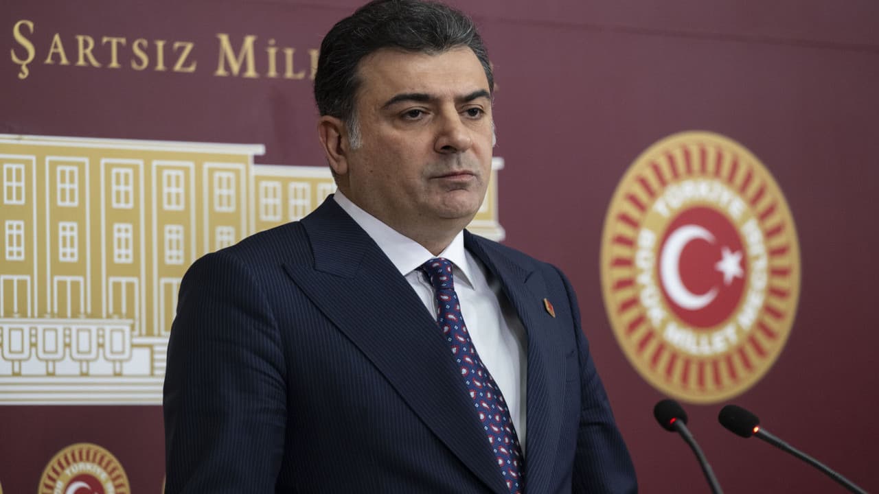CHP'li Zeynel Emre, olağanüstü kurultay için imza toplamaya başlayacak