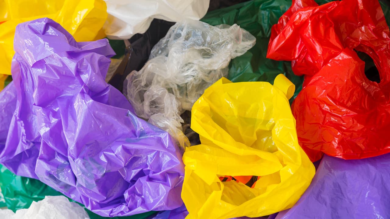 Savaşın etkisiyle plastik üretimi azaldı, hijyen malzemeleri sıkıntısı yaşanıyor