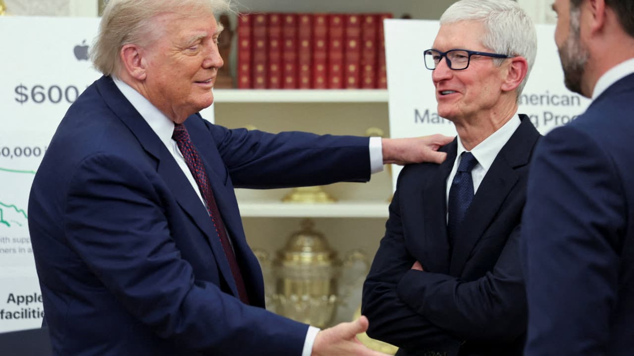 Trump, Apple ve Intel'in ortak çip tasarımı ve üretimi yapacağını duyurdu