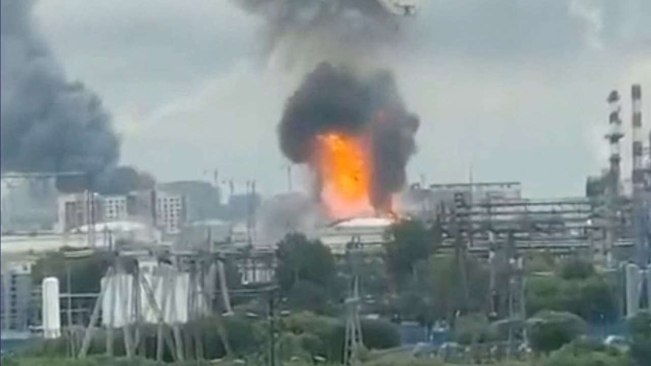 Ukrayna İHA'ları Moskova'daki petrol rafinerisini vurdu