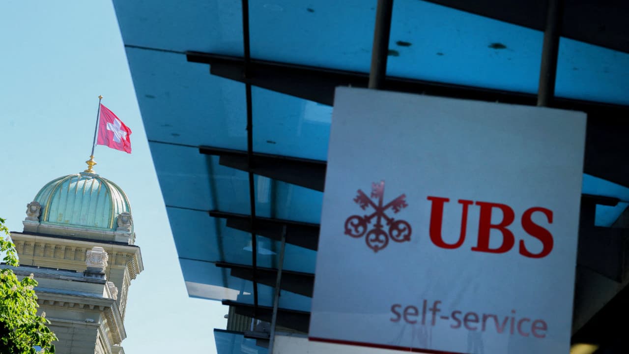 UBS, Starmer'ın istifası sonrası sterlinin geleceğini değerlendirdi