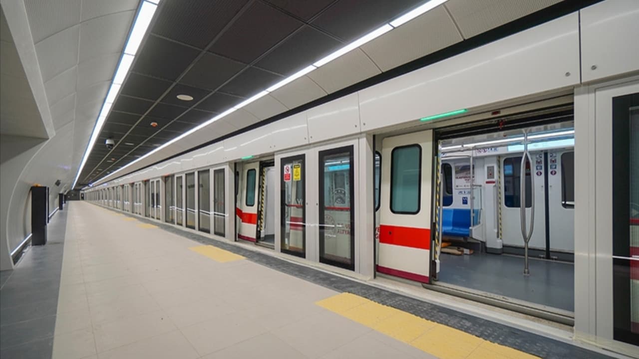 Havalimanı metrosu 4 günde rekor yolcu sayısına ulaştı