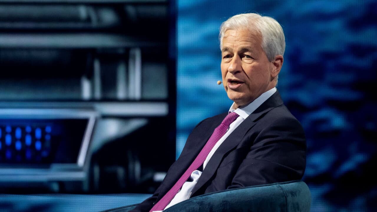 JPMorgan CEO'su Jamie Dimon en az üç yıl daha görevde kalacak