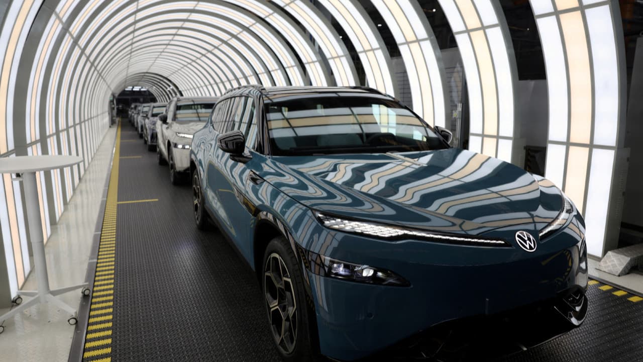Volkswagen, 4 fabrikanın kapatılmasını ve 100 bin işten çıkarmayı görüşecek