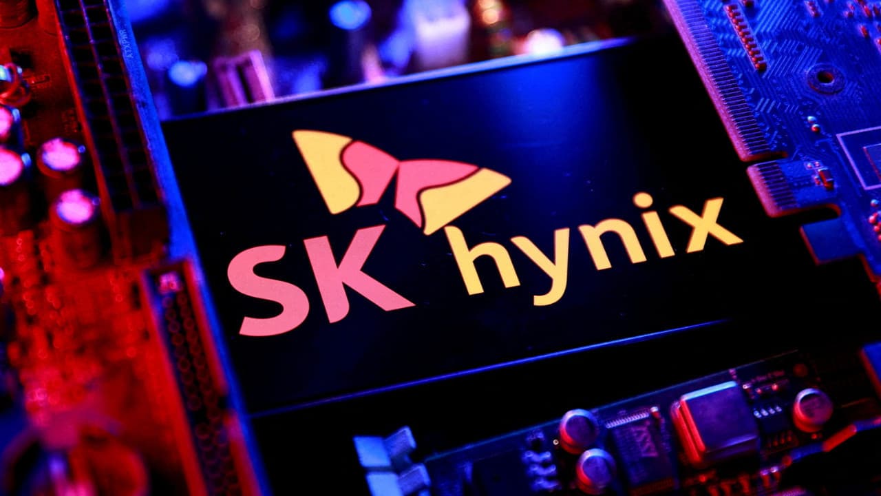 SK Hynix, 26,5 milyar dolarlık halka arzla Nasdaq'ta işlem görmeye başladı