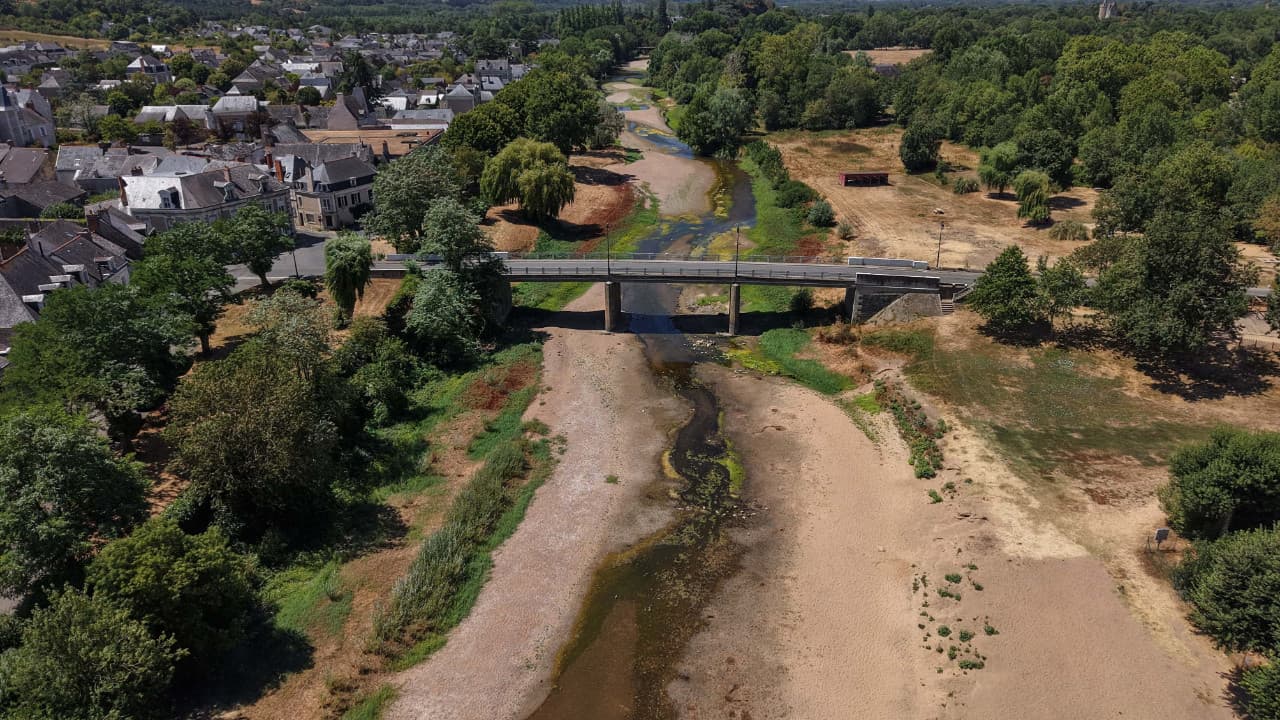 Fransa'da derelerin çeyreği kurudu