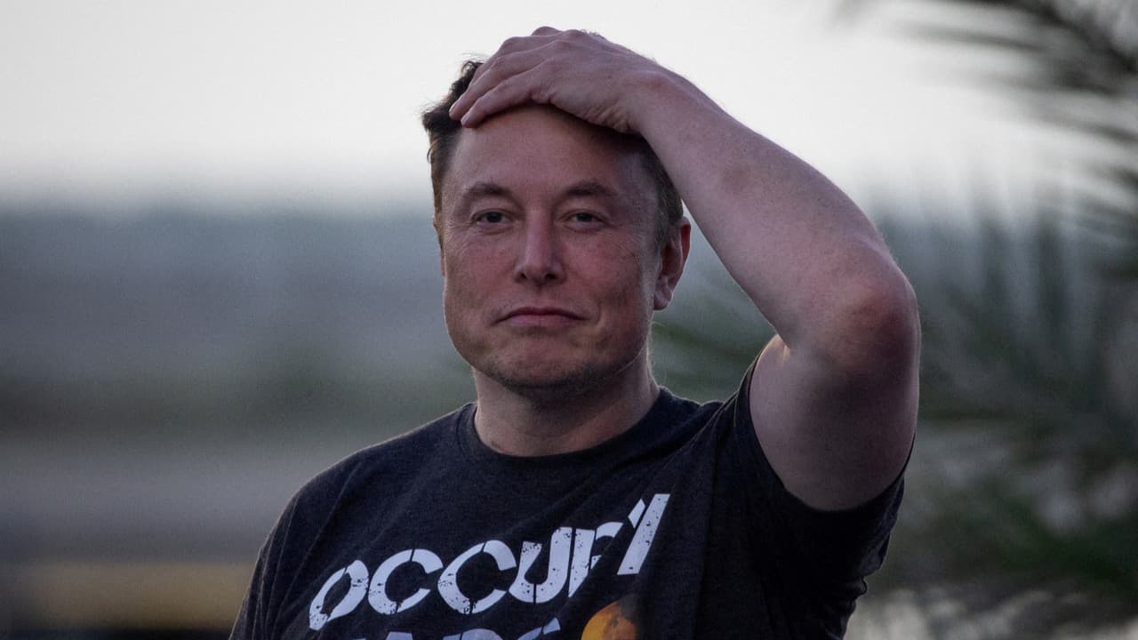 Elon Musk'ın serveti 130 milyar dolar azaldı