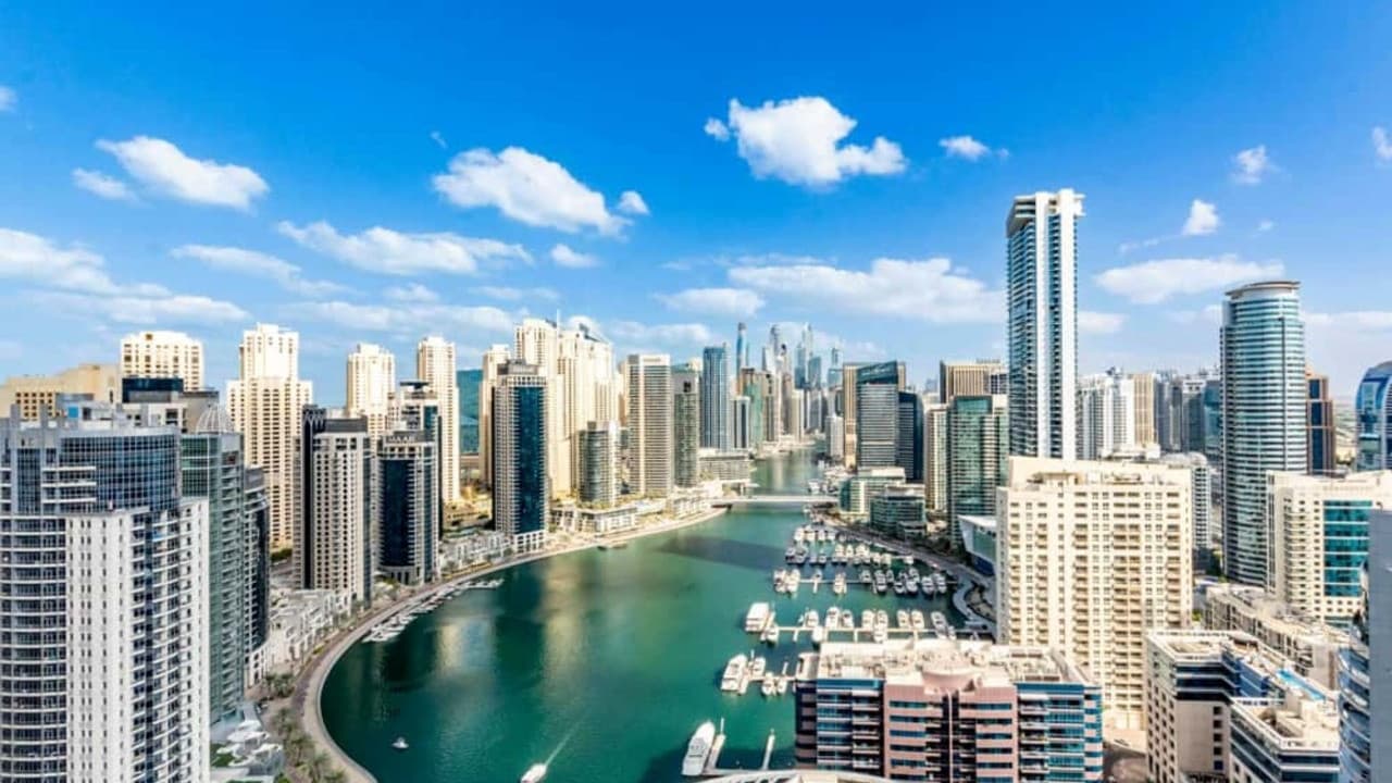 Dubai, turist çekmek için yeni bir program başlattı ve hediye veriyor