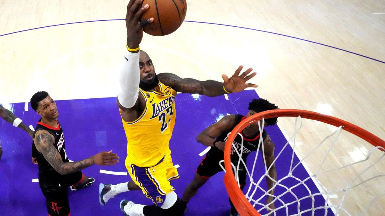 LeBron James, şampiyonluk için büyük maaş indirimine gitti