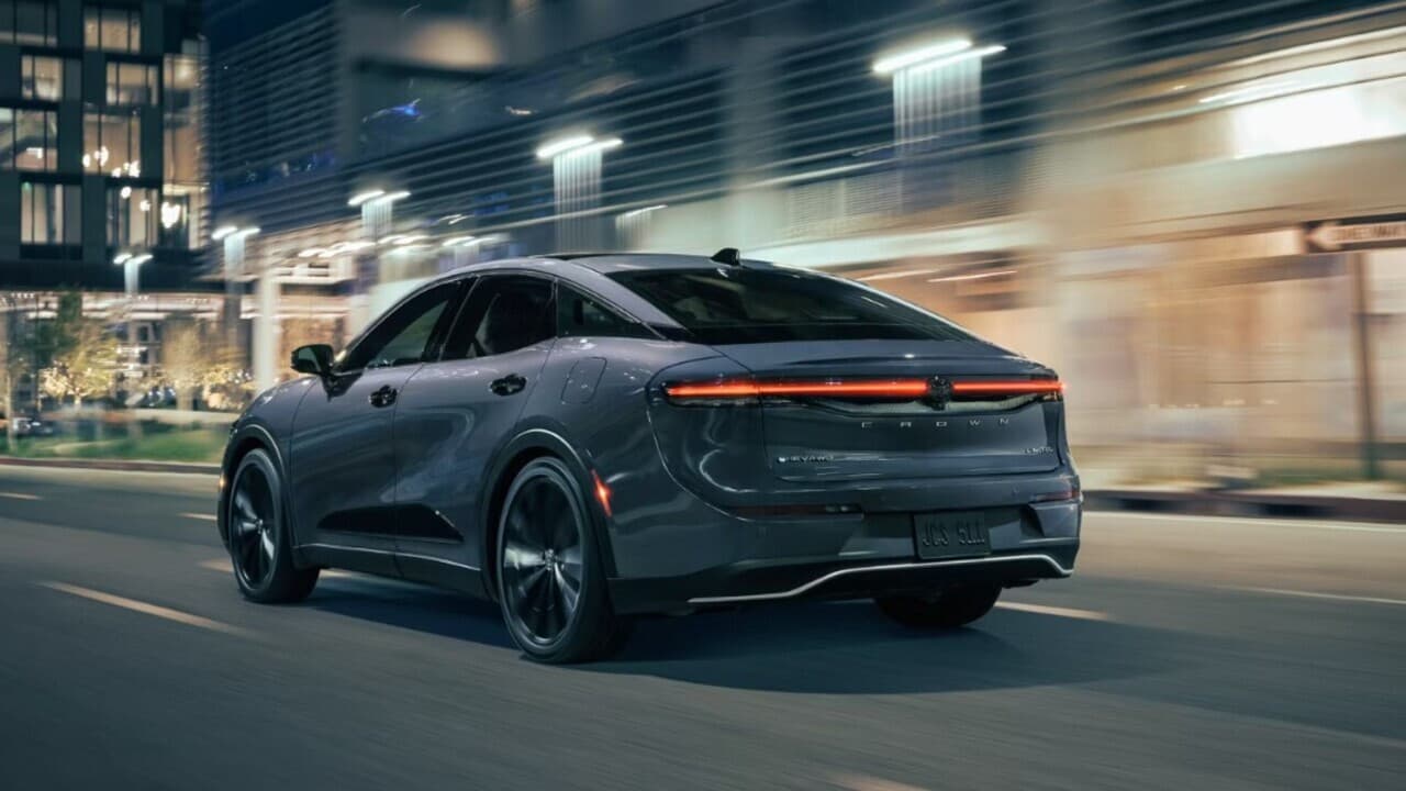 Toyota yeni Crown modelini tanıttı, Türkiye'de satışa sunulacak mı?