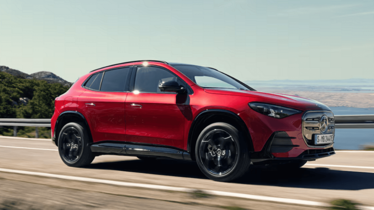 Mercedes yeni elektrikli GLA SUV modelini tanıttı